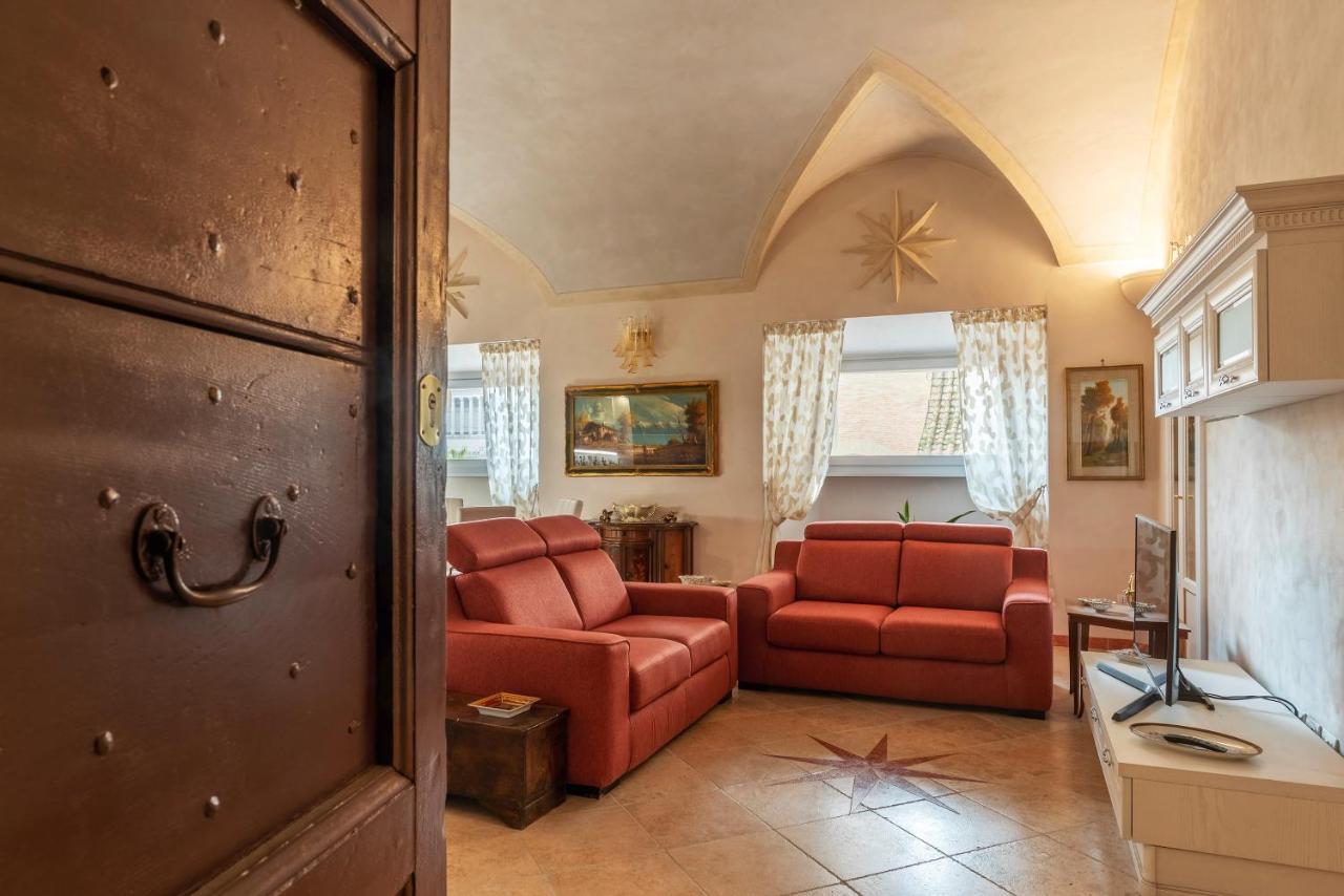 Palazzo Altieri Elegant Apartment Řím Exteriér fotografie